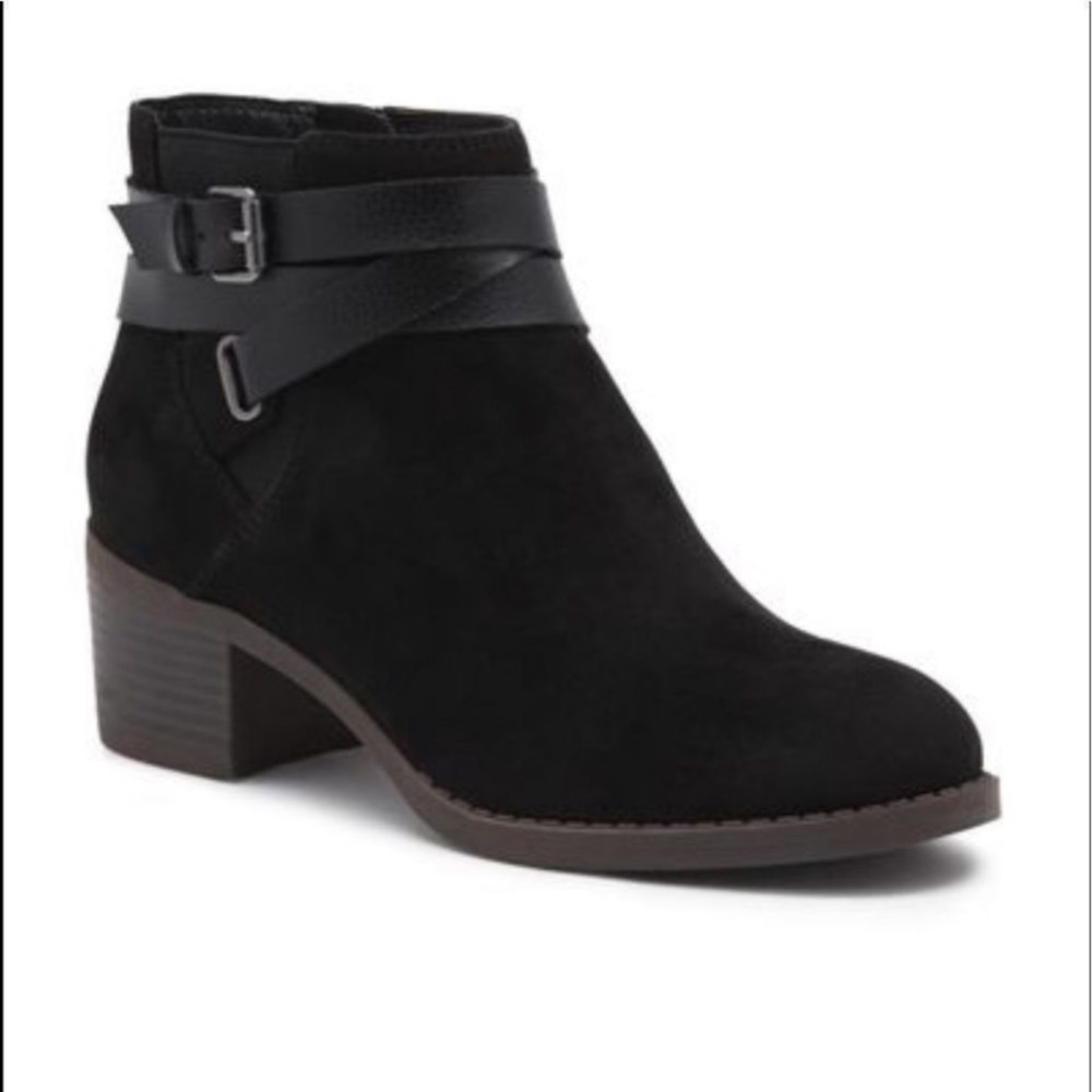 G. H. Bass & Co. Sasha Black Ankle Strap Booties Size
8.5 Block Heel P2